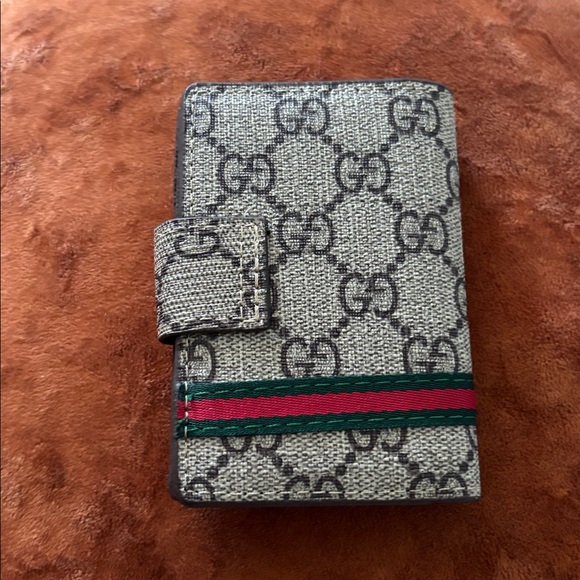 *Fashion Beige Monogram Card Holder with Red and Green Accent - Picture 4 of 11